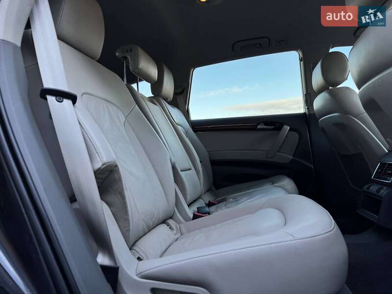 Позашляховик / Кросовер Audi Q7 2014 в Рівному