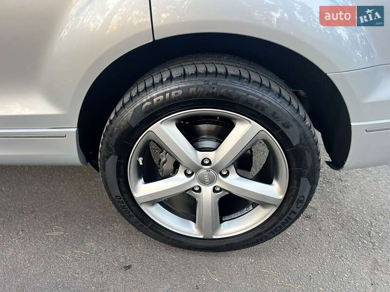 Позашляховик / Кросовер Audi Q7 2013 в Вінниці