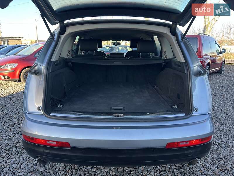 Внедорожник / Кроссовер Audi Q7 2009 в Смеле