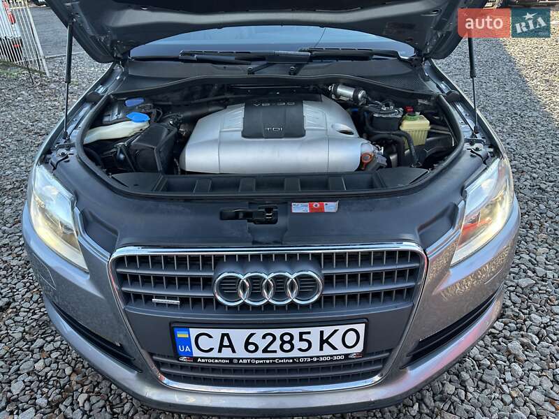 Внедорожник / Кроссовер Audi Q7 2009 в Смеле