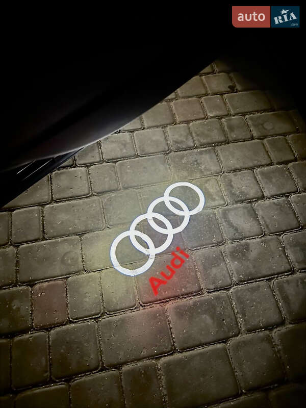 Позашляховик / Кросовер Audi Q7 2015 в Києві