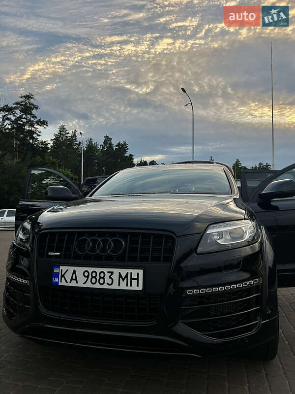 Позашляховик / Кросовер Audi Q7 2015 в Києві