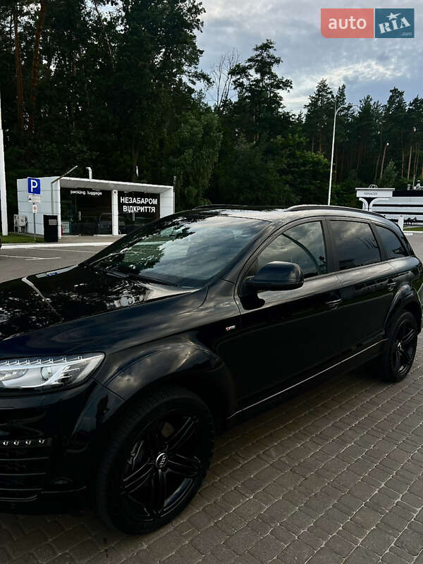 Позашляховик / Кросовер Audi Q7 2015 в Києві