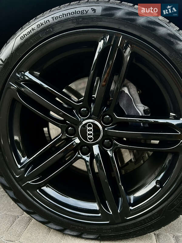 Позашляховик / Кросовер Audi Q7 2015 в Києві