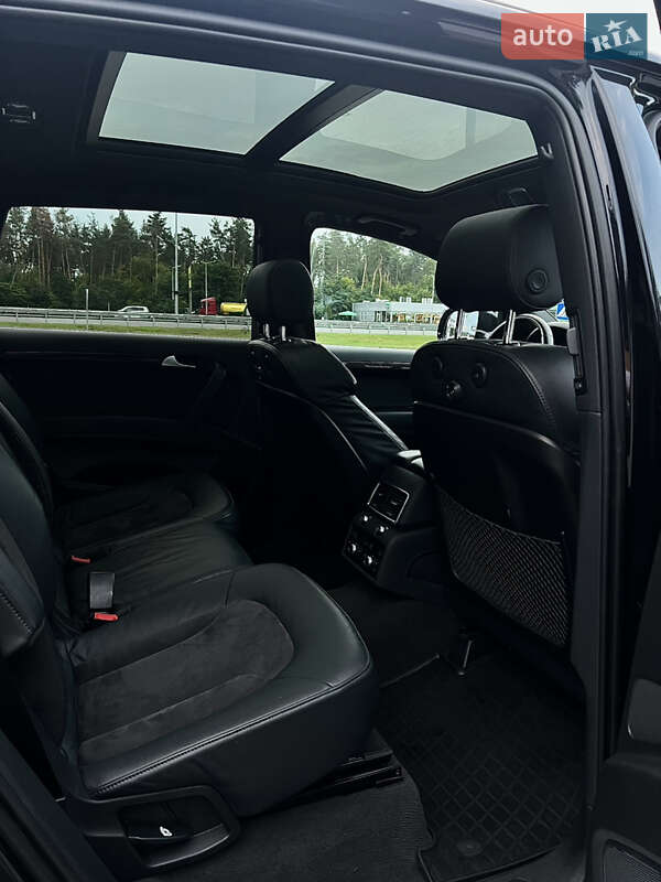 Позашляховик / Кросовер Audi Q7 2015 в Києві