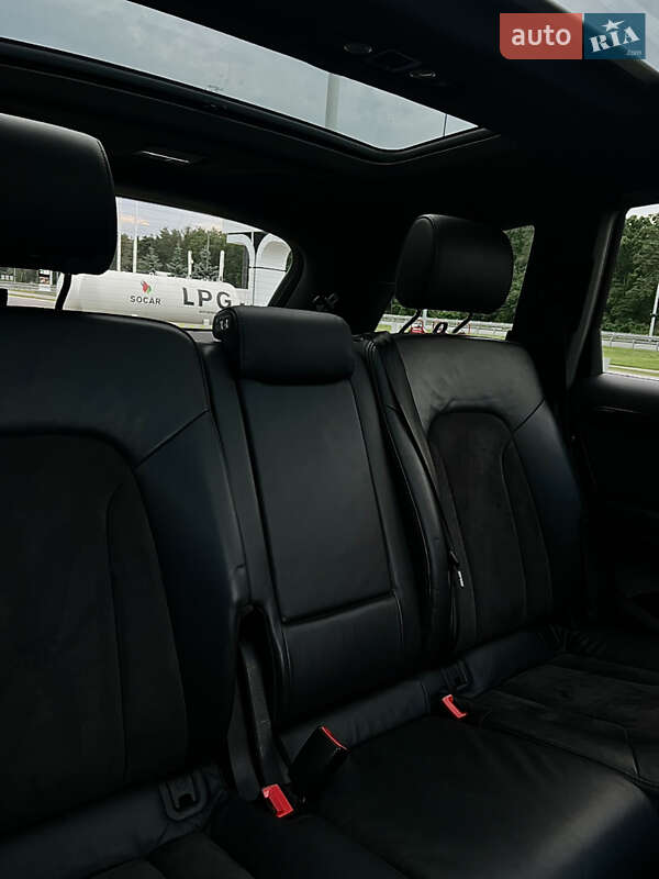 Позашляховик / Кросовер Audi Q7 2015 в Києві