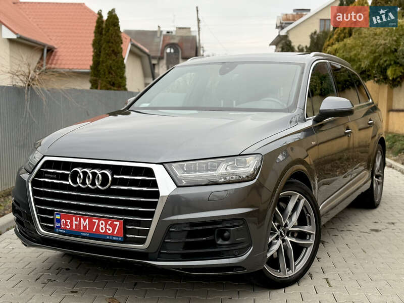 Внедорожник / Кроссовер Audi Q7 2015 в Ужгороде
