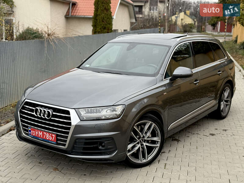 Внедорожник / Кроссовер Audi Q7 2015 в Ужгороде
