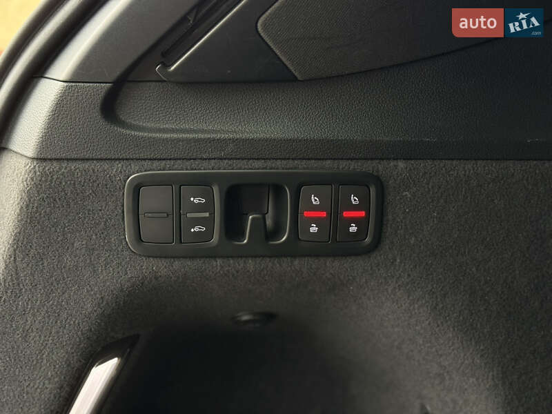 Внедорожник / Кроссовер Audi Q7 2015 в Ужгороде