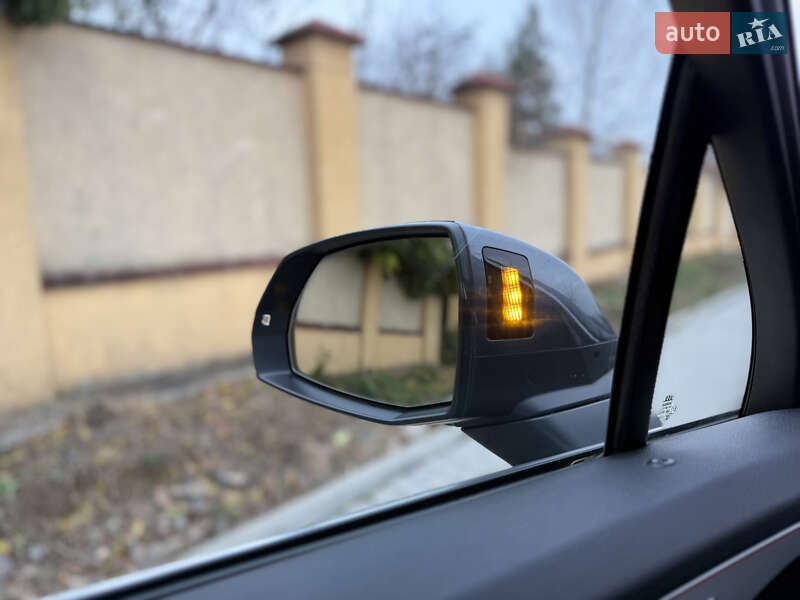 Внедорожник / Кроссовер Audi Q7 2015 в Ужгороде