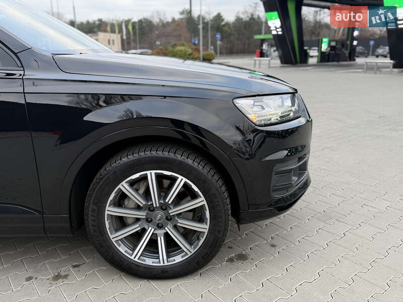 Позашляховик / Кросовер Audi Q7 2017 в Києві фото 6 Позашляховик / Кросовер Audi Q7 2017 в Києві