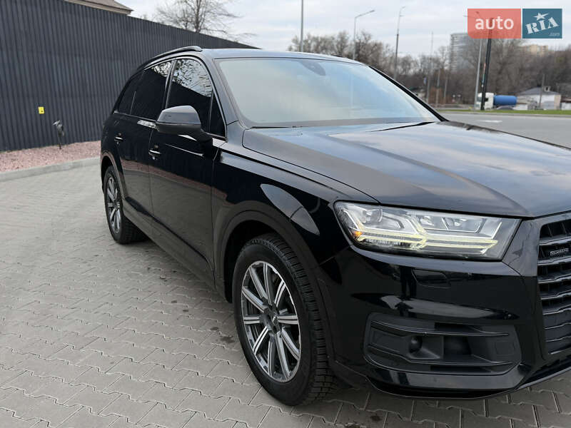 Позашляховик / Кросовер Audi Q7 2017 в Києві фото 14 Позашляховик / Кросовер Audi Q7 2017 в Києві