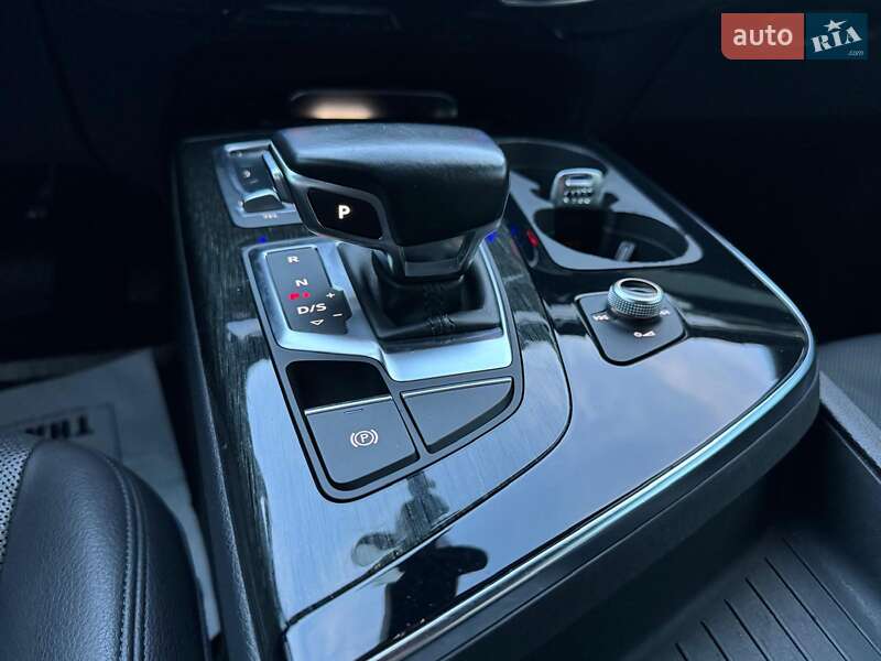 Внедорожник / Кроссовер Audi Q7 2016 в Ровно