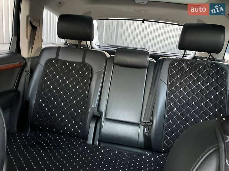Позашляховик / Кросовер Audi Q7 2010 в Запоріжжі