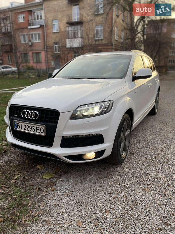 Позашляховик / Кросовер Audi Q7 2013 в Полтаві