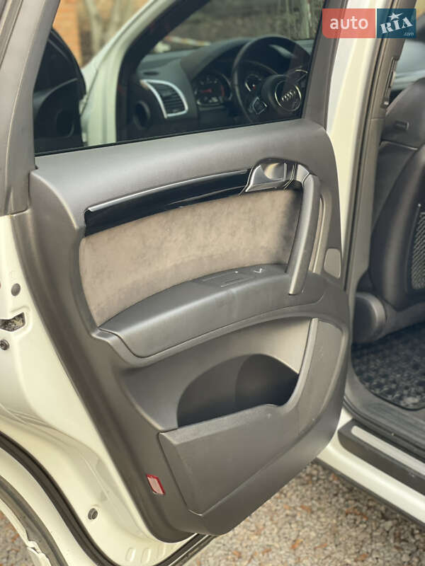 Позашляховик / Кросовер Audi Q7 2013 в Полтаві