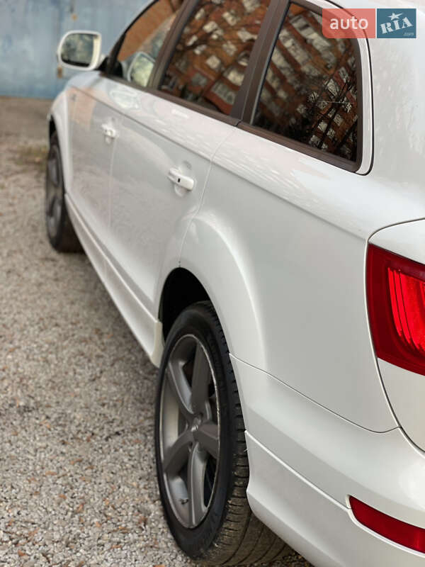 Позашляховик / Кросовер Audi Q7 2013 в Полтаві