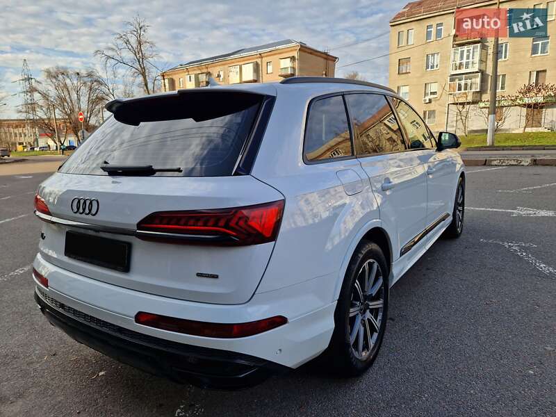 Позашляховик / Кросовер Audi Q7 2023 в Києві
