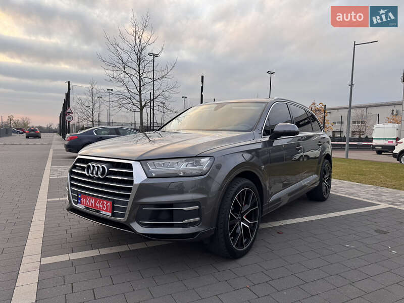 Позашляховик / Кросовер Audi Q7 2019 в Мукачевому