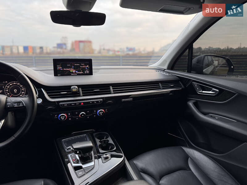 Позашляховик / Кросовер Audi Q7 2019 в Мукачевому