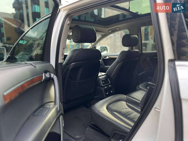 Позашляховик / Кросовер Audi Q7 2012 в Києві