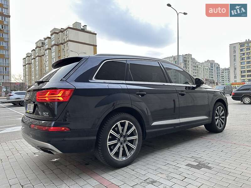 Внедорожник / Кроссовер Audi Q7 2016 в Киеве