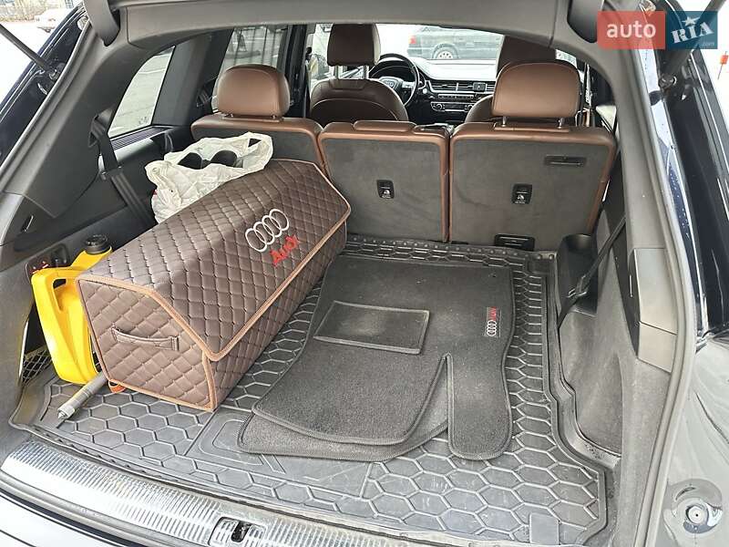 Внедорожник / Кроссовер Audi Q7 2016 в Киеве