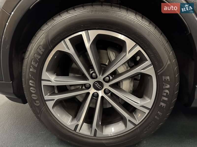 Позашляховик / Кросовер Audi Q7 2024 в Києві фото 14 Позашляховик / Кросовер Audi Q7 2024 в Києві