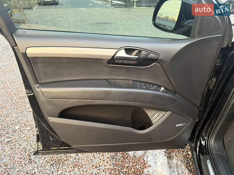 Позашляховик / Кросовер Audi Q7 2015 в Стрию