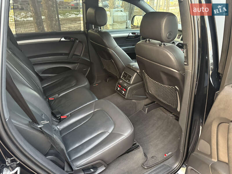 Позашляховик / Кросовер Audi Q7 2015 в Стрию