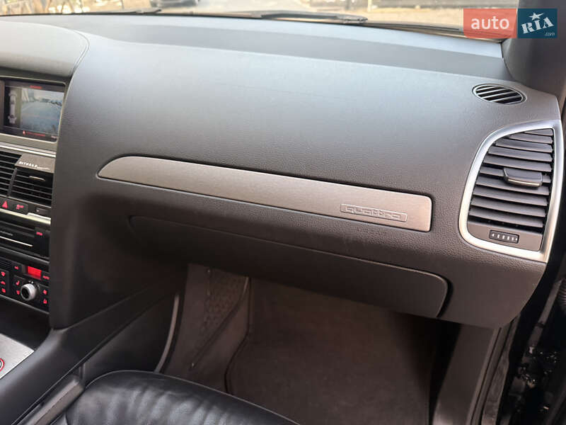 Позашляховик / Кросовер Audi Q7 2015 в Стрию