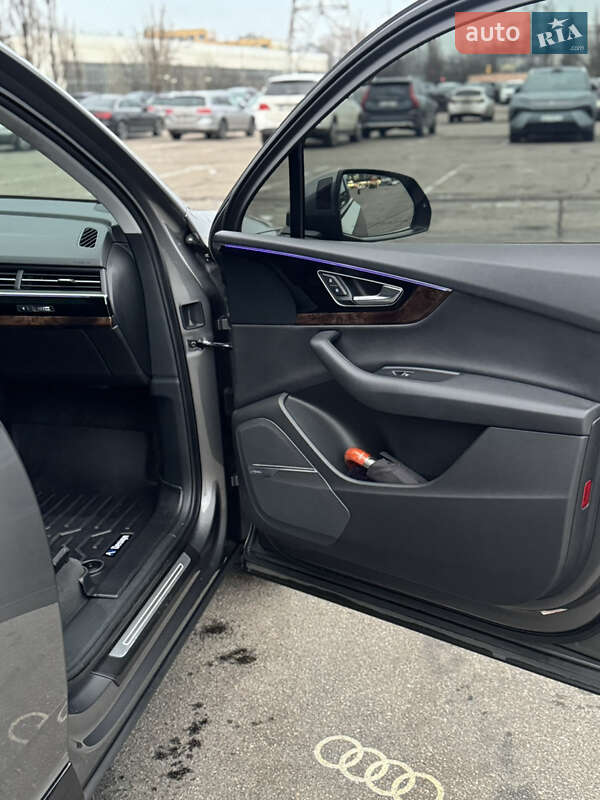 Внедорожник / Кроссовер Audi Q7 2018 в Киеве