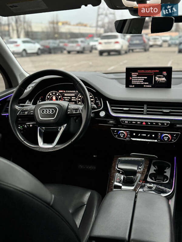 Внедорожник / Кроссовер Audi Q7 2018 в Киеве