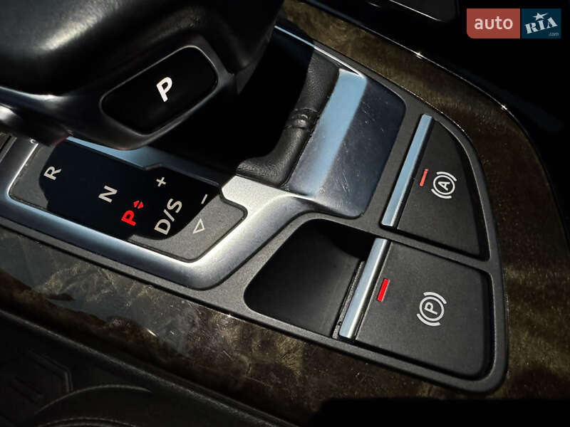 Внедорожник / Кроссовер Audi Q7 2018 в Киеве