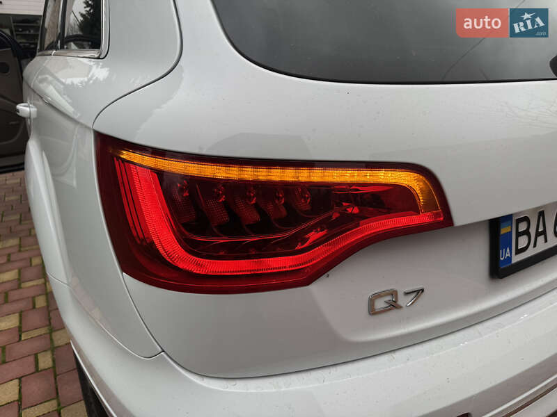 Позашляховик / Кросовер Audi Q7 2013 в Кропивницькому