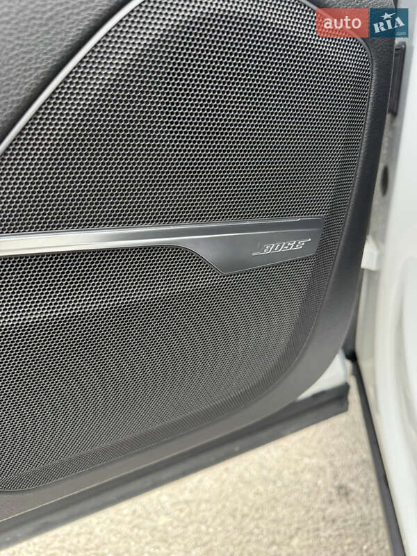 Позашляховик / Кросовер Audi Q7 2018 в Ужгороді