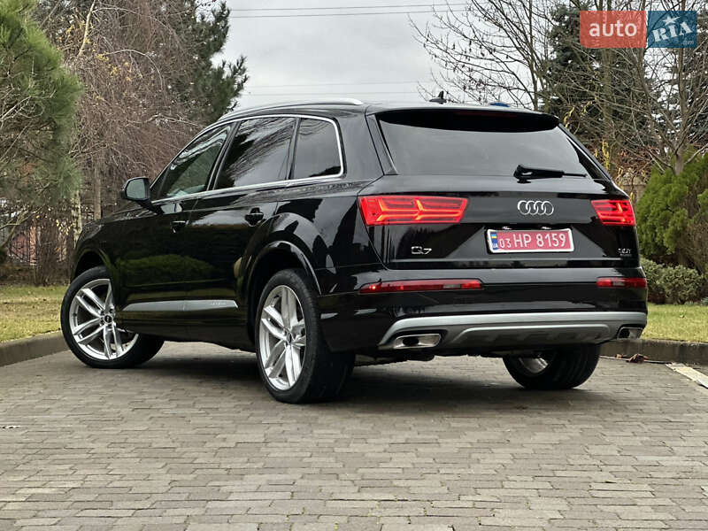 Внедорожник / Кроссовер Audi Q7 2017 в Сарнах