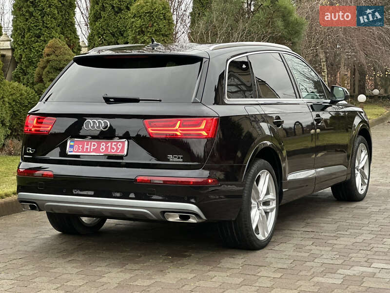 Внедорожник / Кроссовер Audi Q7 2017 в Сарнах