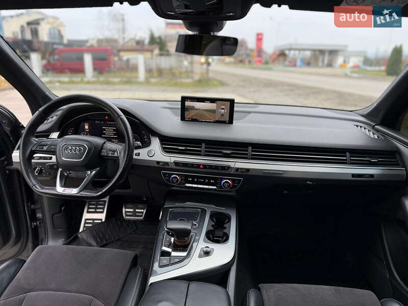 Позашляховик / Кросовер Audi Q7 2016 в Ужгороді