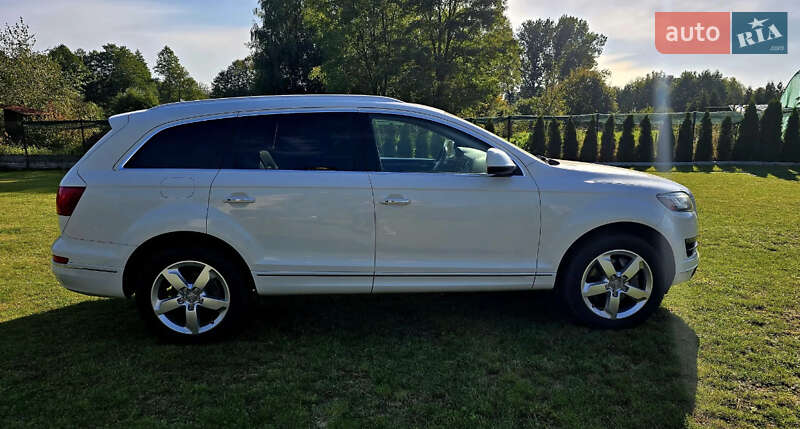 Позашляховик / Кросовер Audi Q7 2015 в Рівному