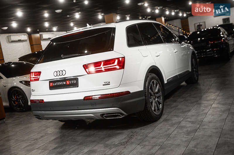 Позашляховик / Кросовер Audi Q7 2017 в Одесі