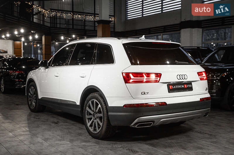 Позашляховик / Кросовер Audi Q7 2017 в Одесі