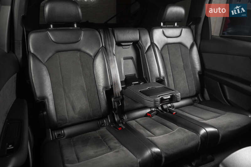 Позашляховик / Кросовер Audi Q7 2017 в Одесі