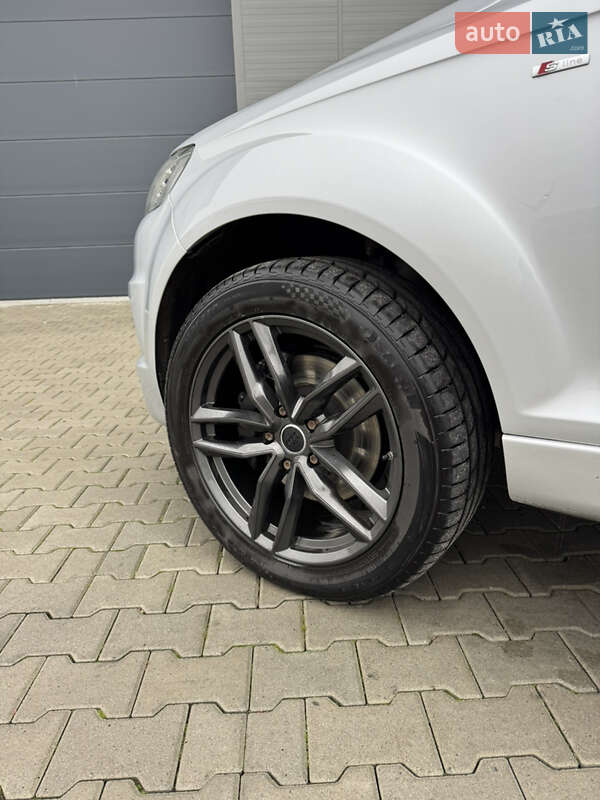 Внедорожник / Кроссовер Audi Q7 2010 в Сарнах