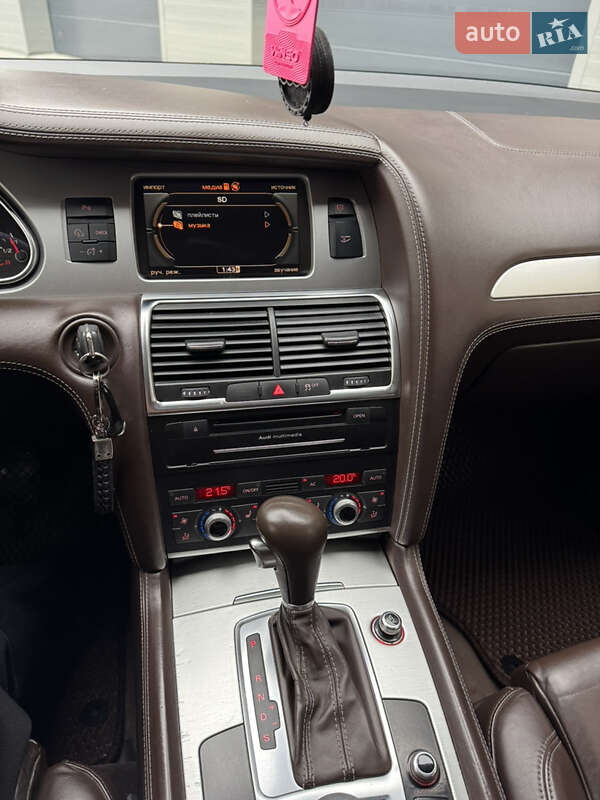 Внедорожник / Кроссовер Audi Q7 2010 в Сарнах