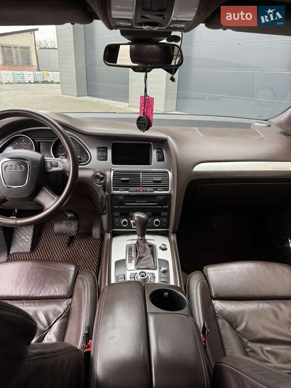 Внедорожник / Кроссовер Audi Q7 2010 в Сарнах