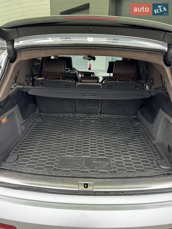 Внедорожник / Кроссовер Audi Q7 2010 в Сарнах