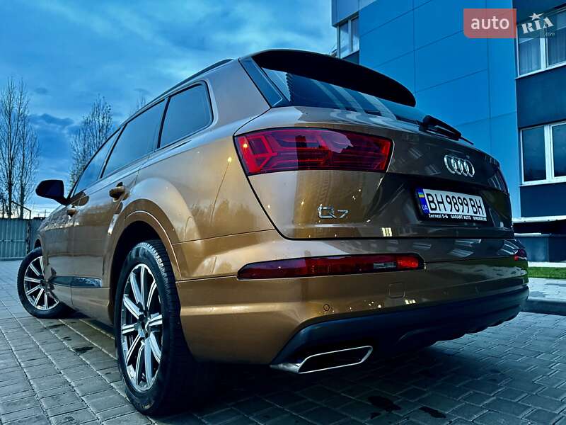 Позашляховик / Кросовер Audi Q7 2017 в Одесі