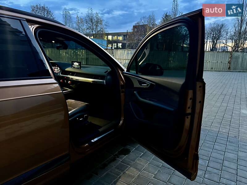 Позашляховик / Кросовер Audi Q7 2017 в Одесі