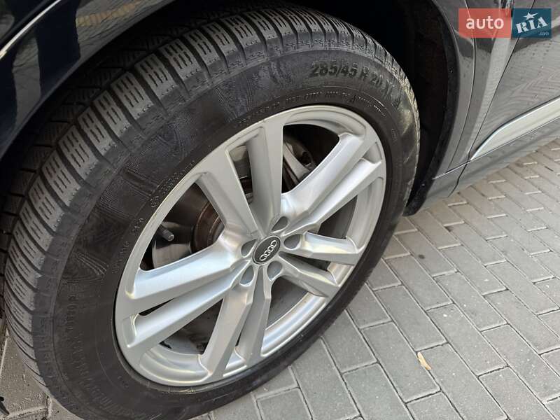 Позашляховик / Кросовер Audi Q7 2015 в Хмельницькому